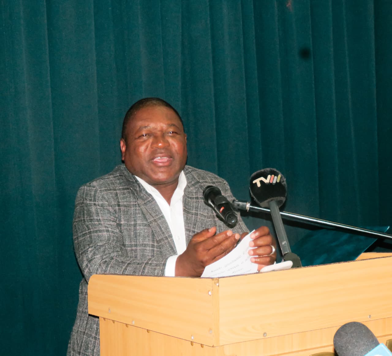 Filipe Nyusi Partilha Reflexões sobre a Paz na UDM